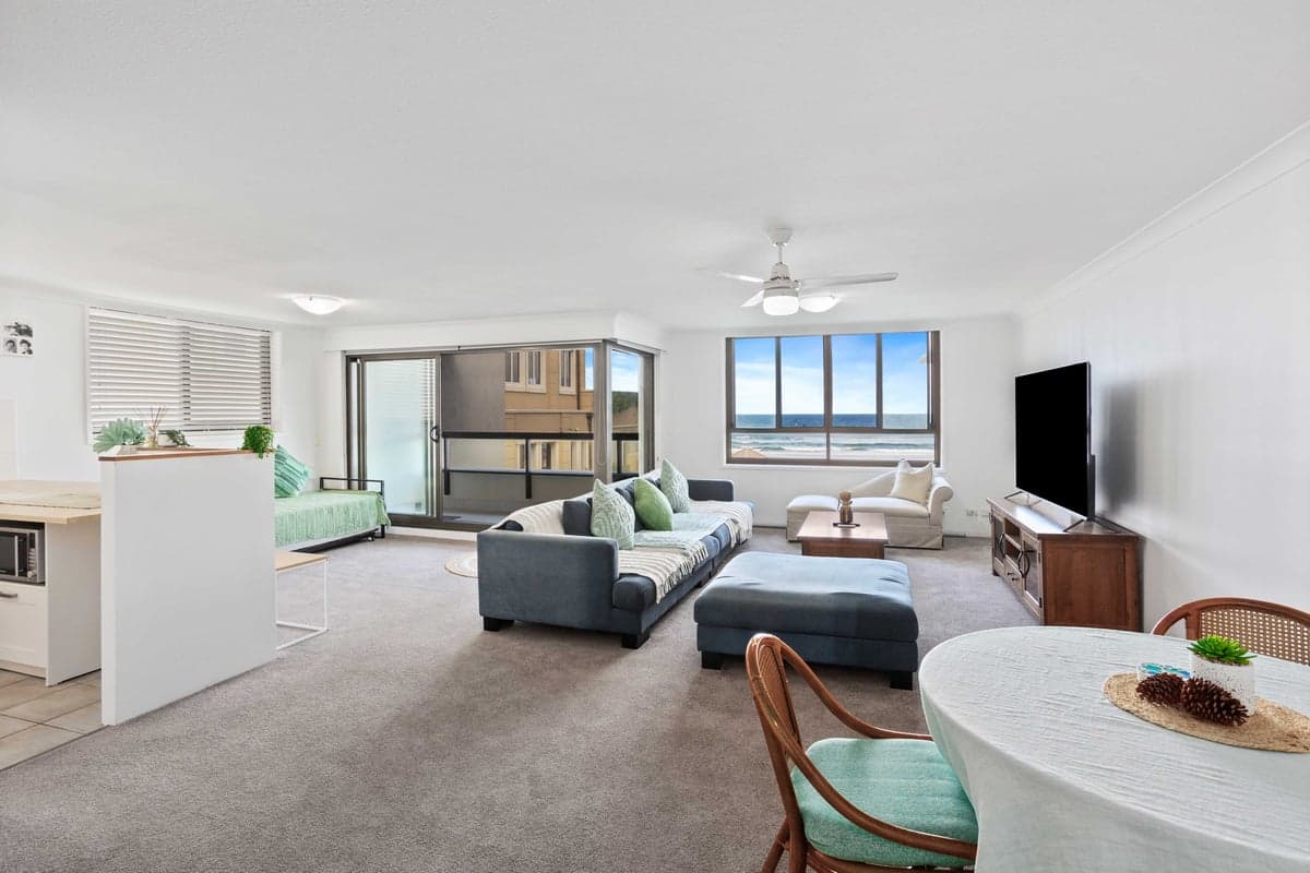 Furnished 3 Bedroom House in Mermaid Beach