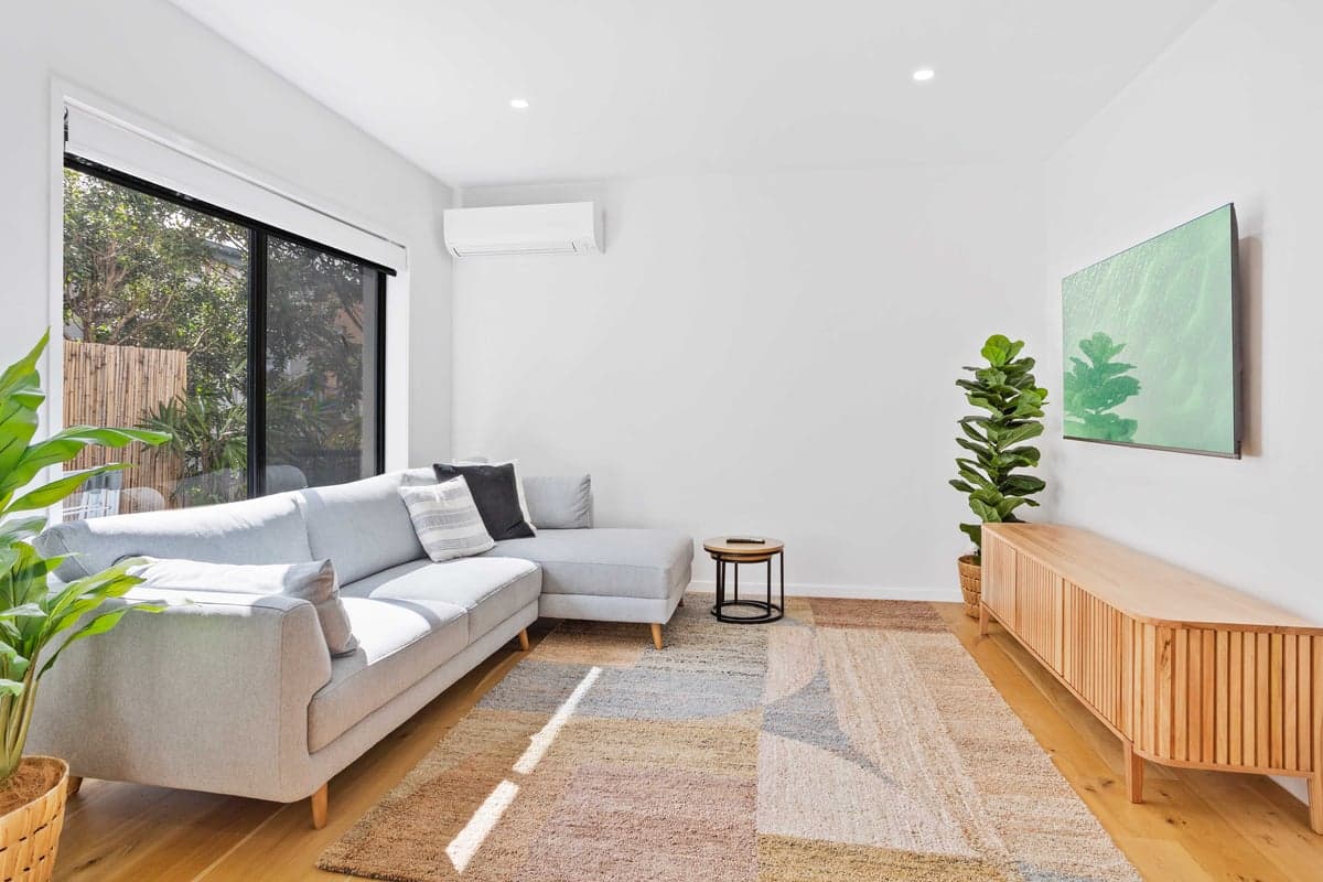 Furnished 2 Bedroom House in Burleigh Heads