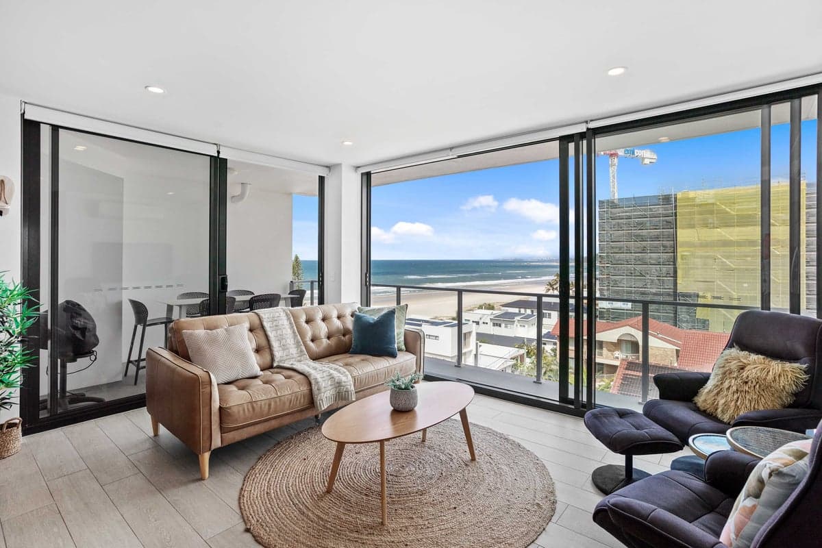 Furnished 2 Bedroom House in Palm Beach