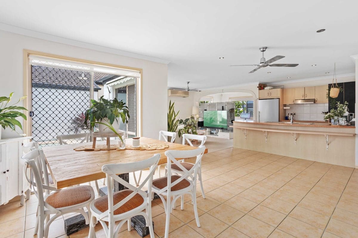Furnished 3 Bedroom House in Burleigh Waters