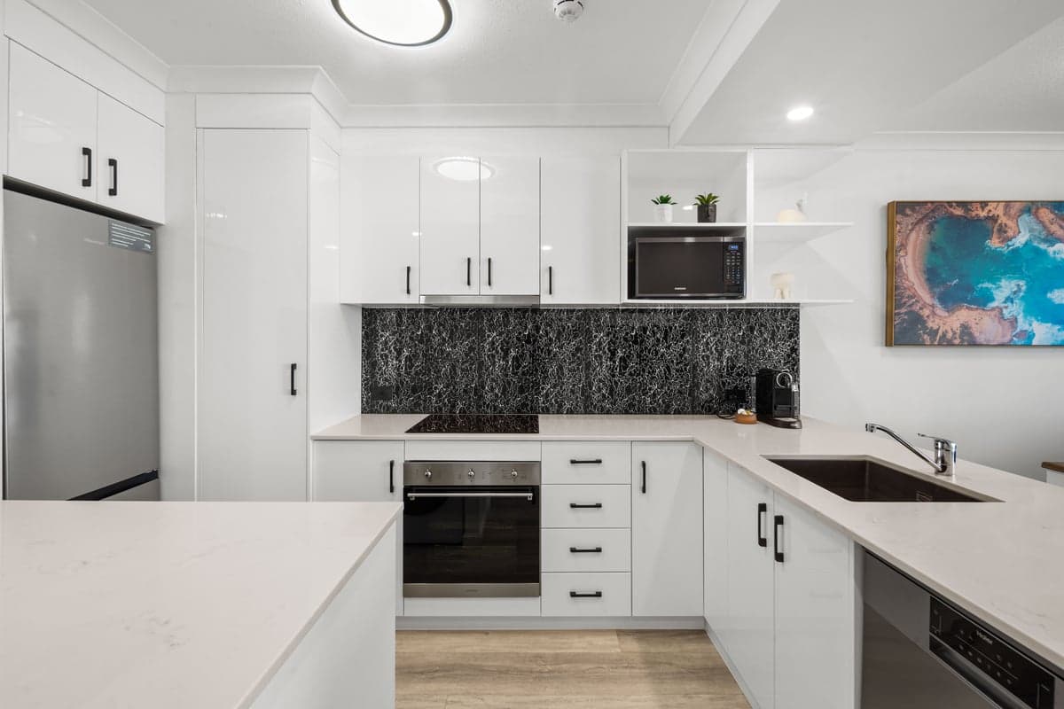 Furnished 1 Bedroom House in North Burleigh