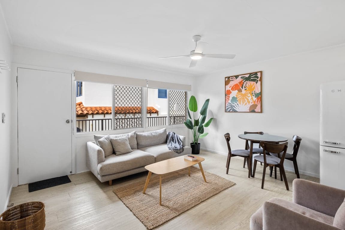 Furnished 2 Bedroom House in Mermaid Beach