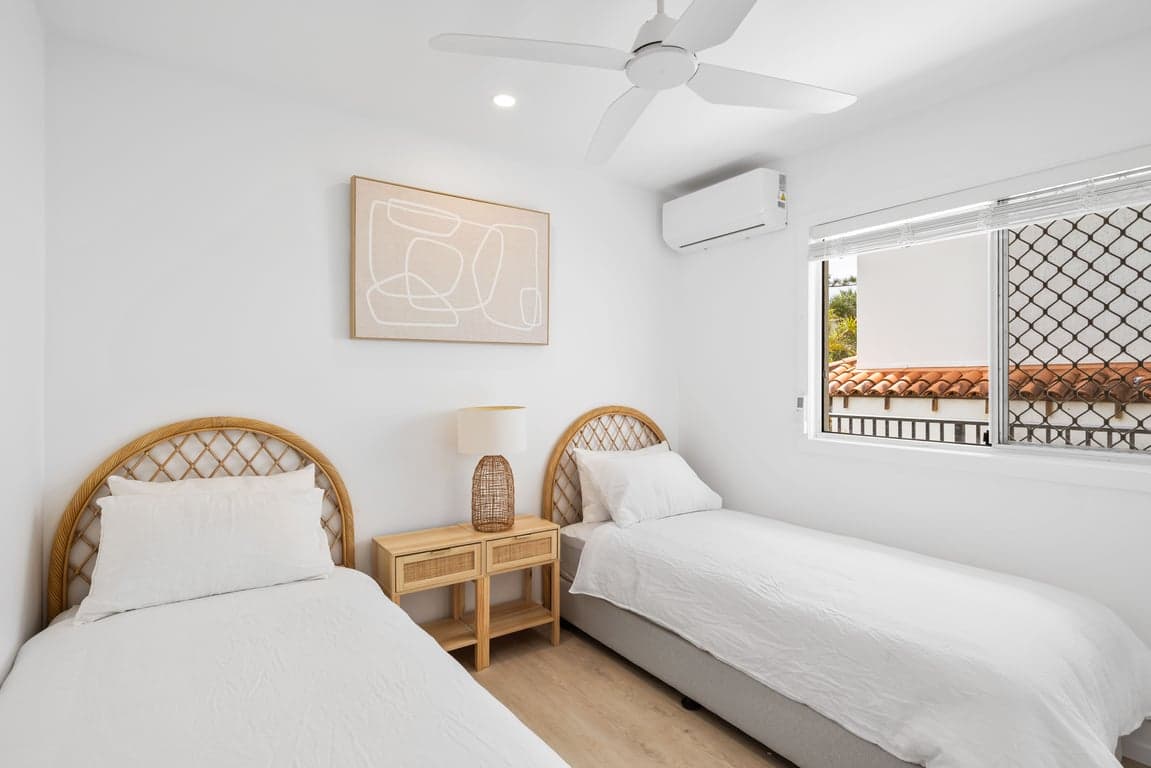 Furnished 2 Bedroom House in Mermaid Beach
