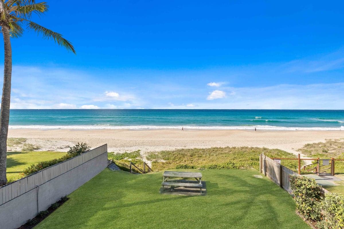 Furnished 3 Bedroom House in Mermaid Beach