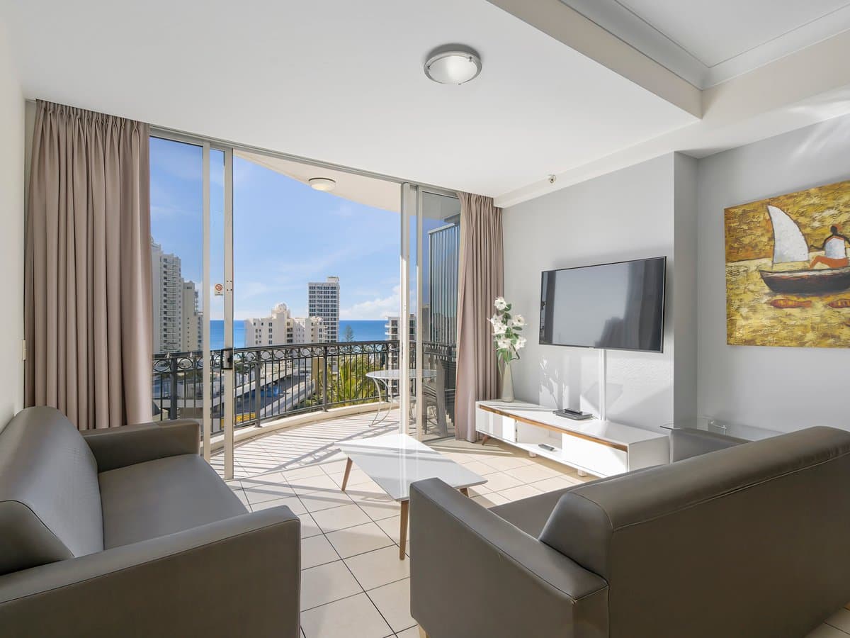 Furnished 3 Bedroom Apartment in Surfers Paradise