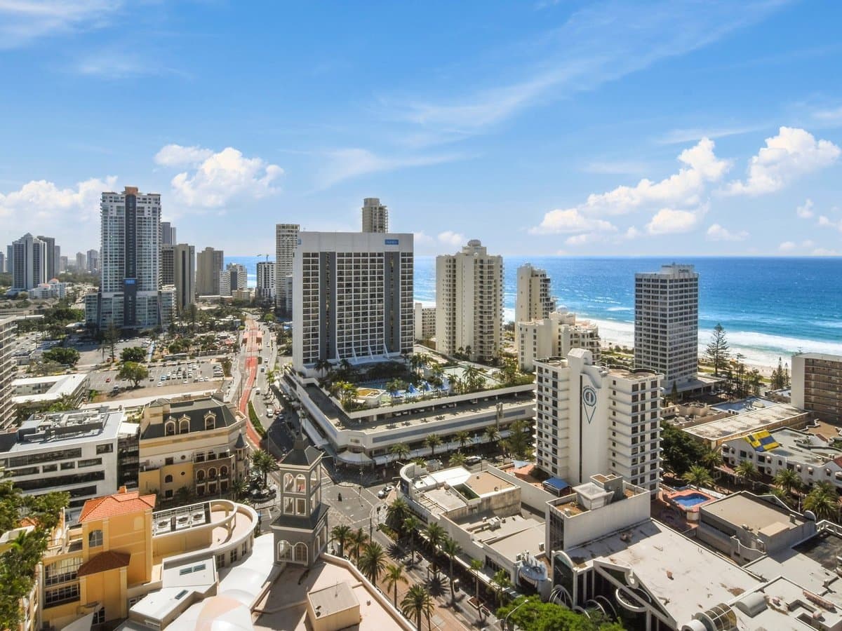 Furnished 3 Bedroom House in Surfers Paradise