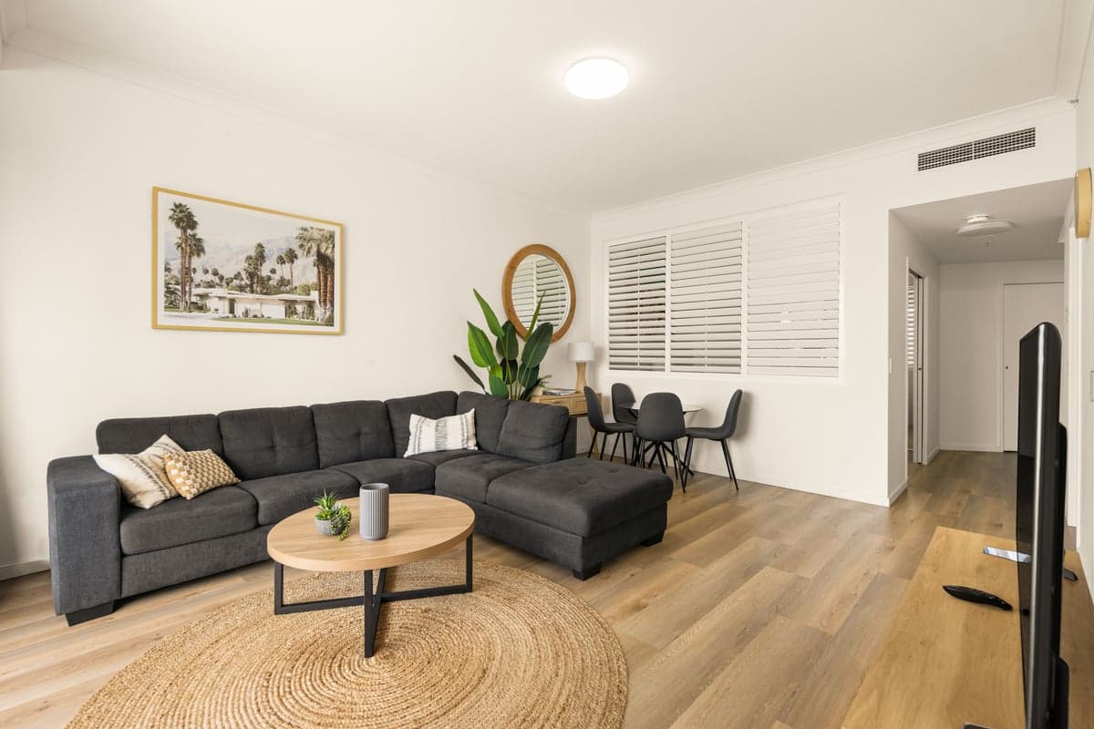 Furnished 2 Bedroom House in Surfers Paradise