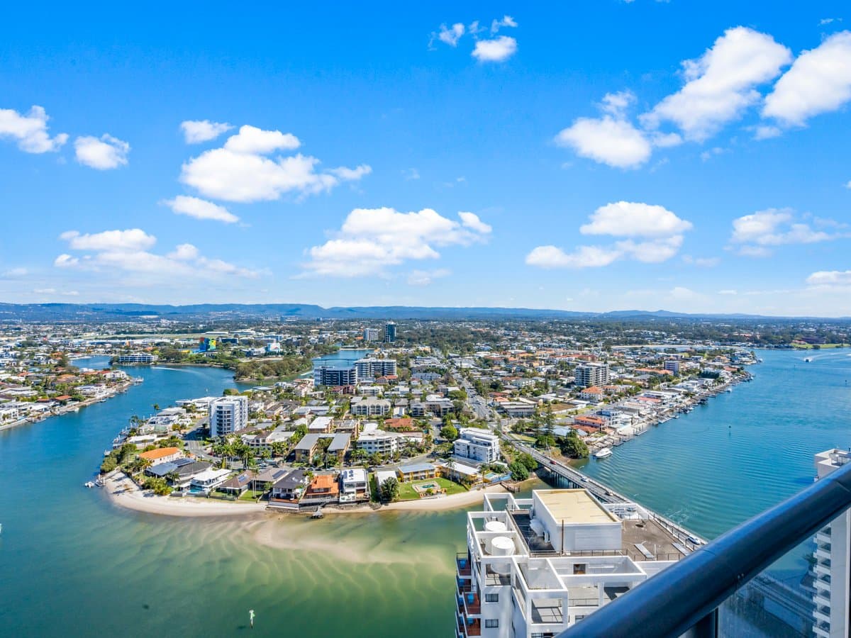 Furnished 2 Bedroom House in Surfers Paradise