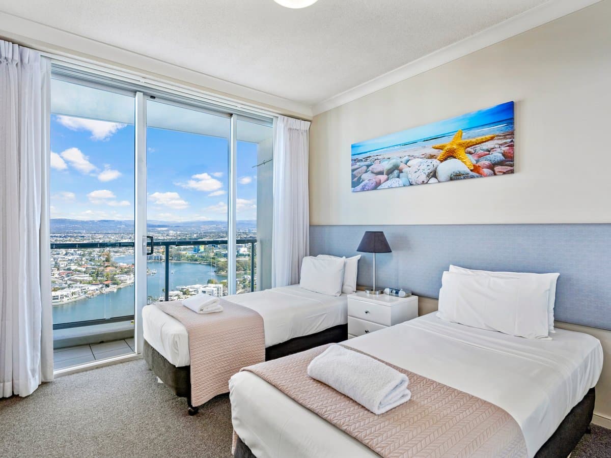 Furnished 2 Bedroom House in Surfers Paradise
