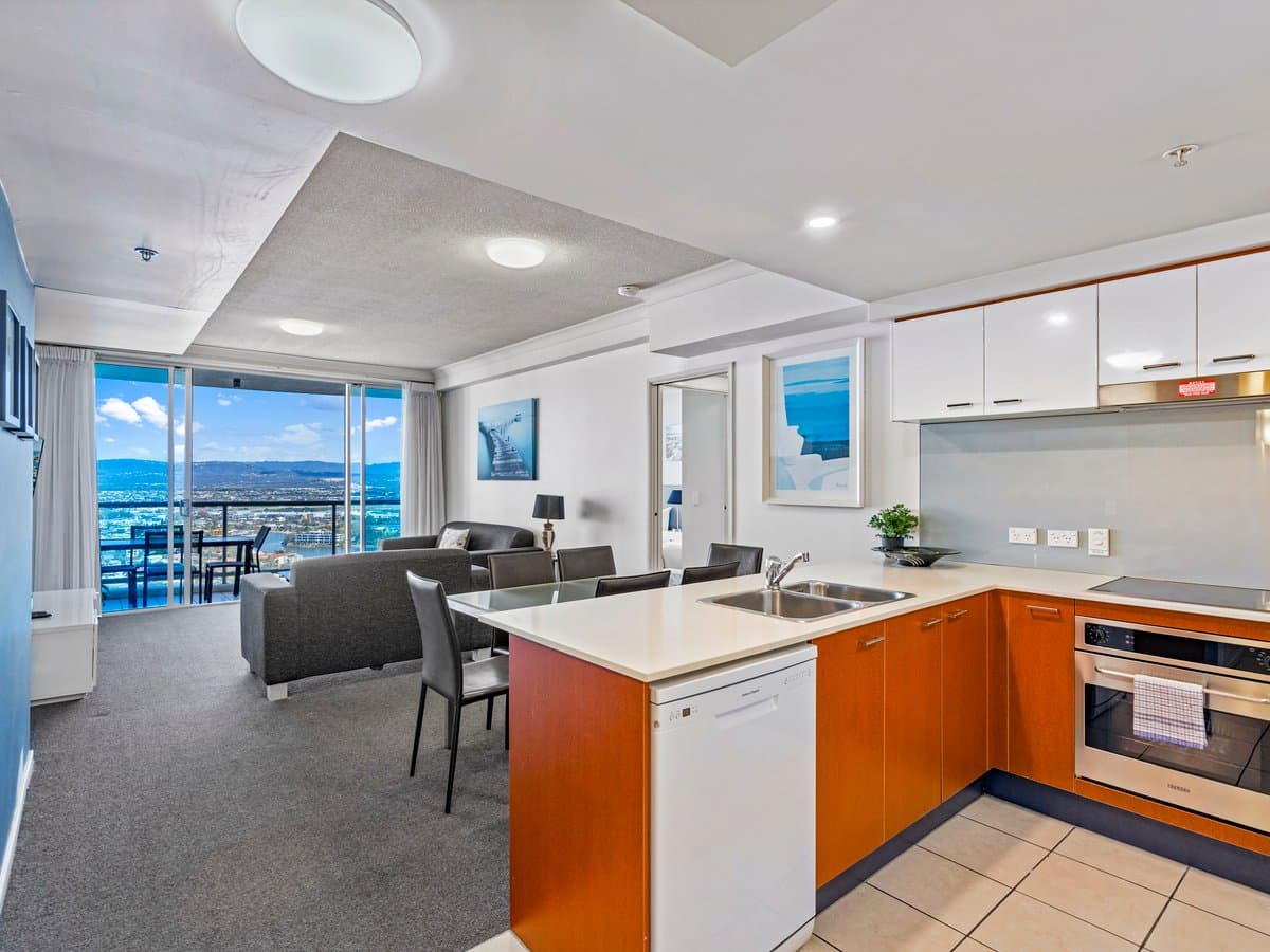Furnished 2 Bedroom House in Surfers Paradise