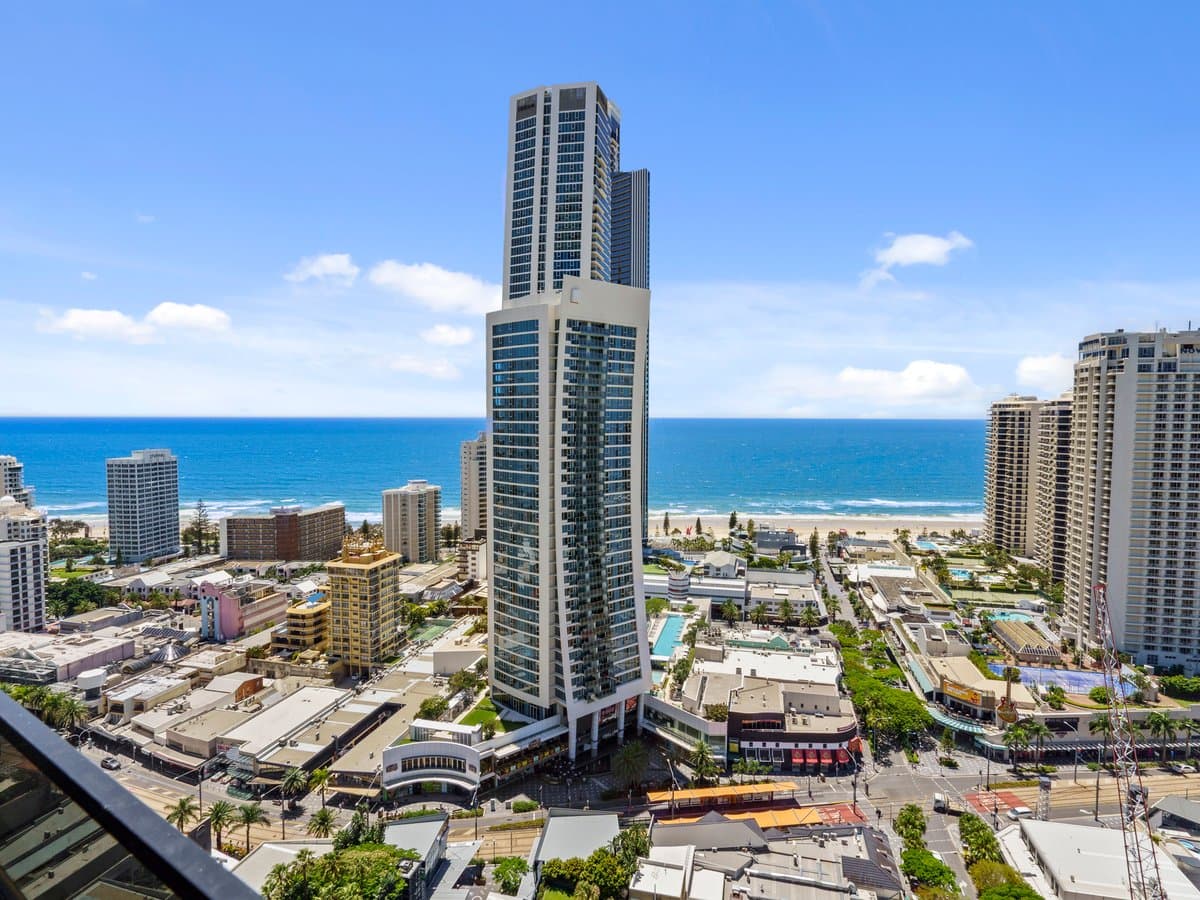 Furnished 2 Bedroom House in Surfers Paradise