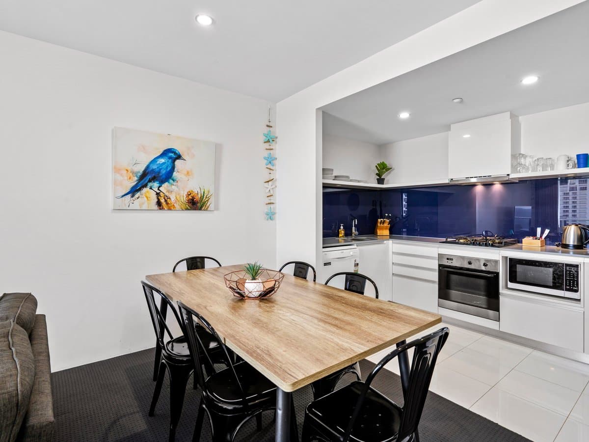 Furnished 2 Bedroom House in Surfers Paradise