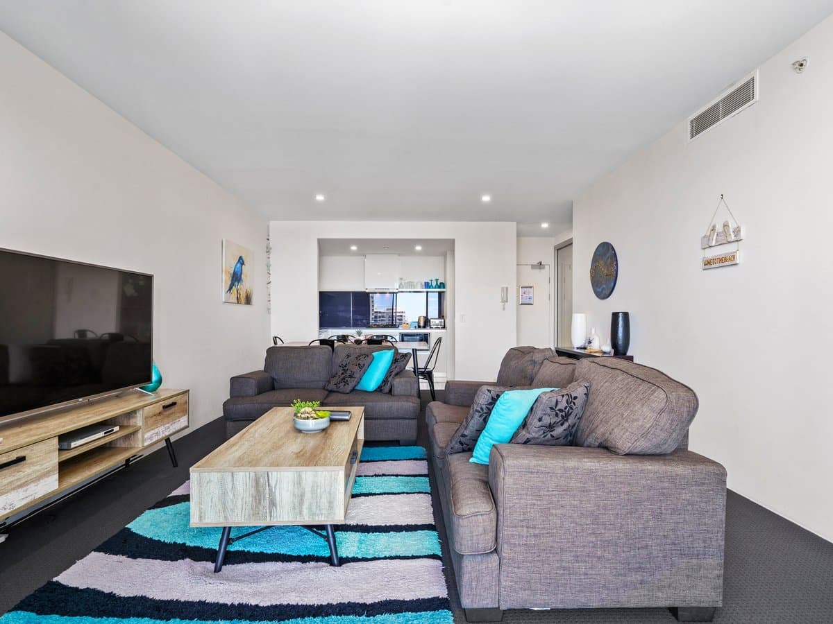 Furnished 2 Bedroom House in Surfers Paradise