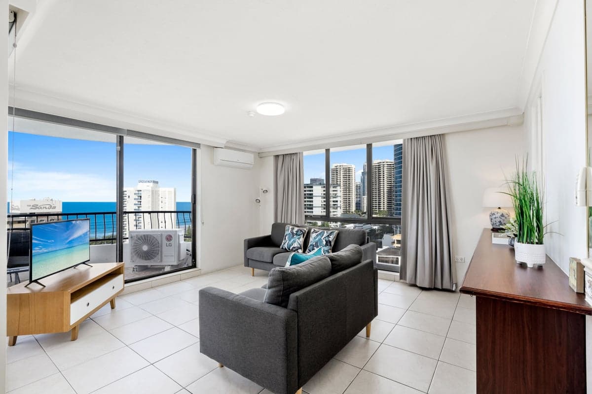 Furnished 2 Bedroom House in Surfers Paradise