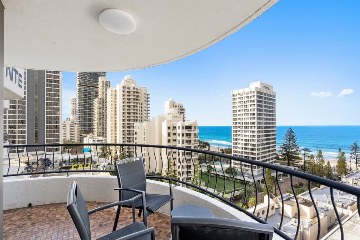 Furnished 2 Bedroom House in Surfers Paradise