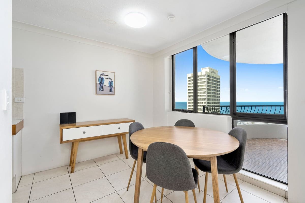 Furnished 2 Bedroom House in Surfers Paradise