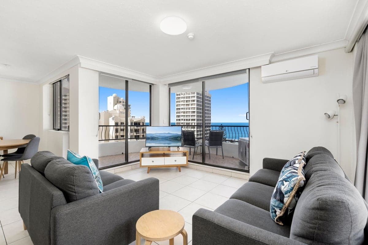 Furnished 2 Bedroom House in Surfers Paradise
