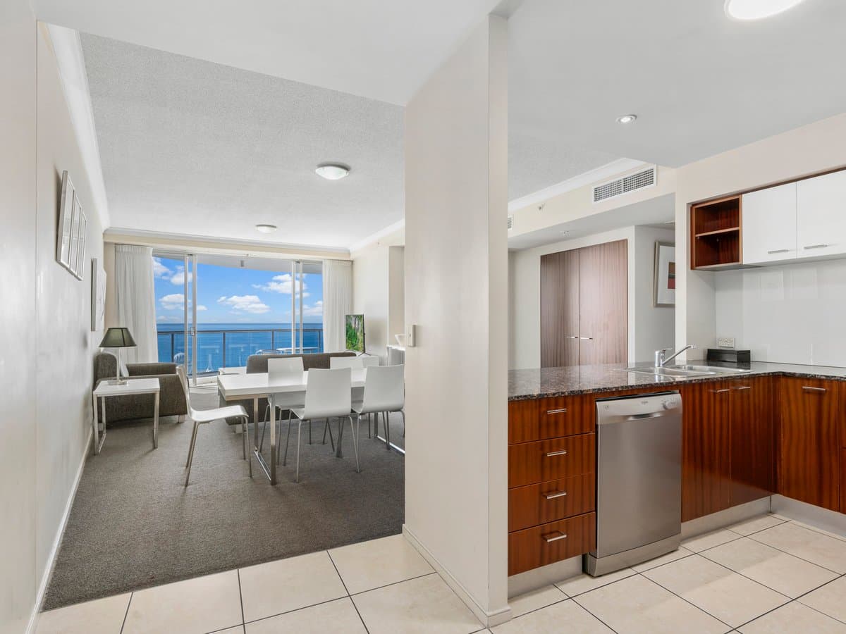 Furnished 2 Bedroom House in Surfers Paradise