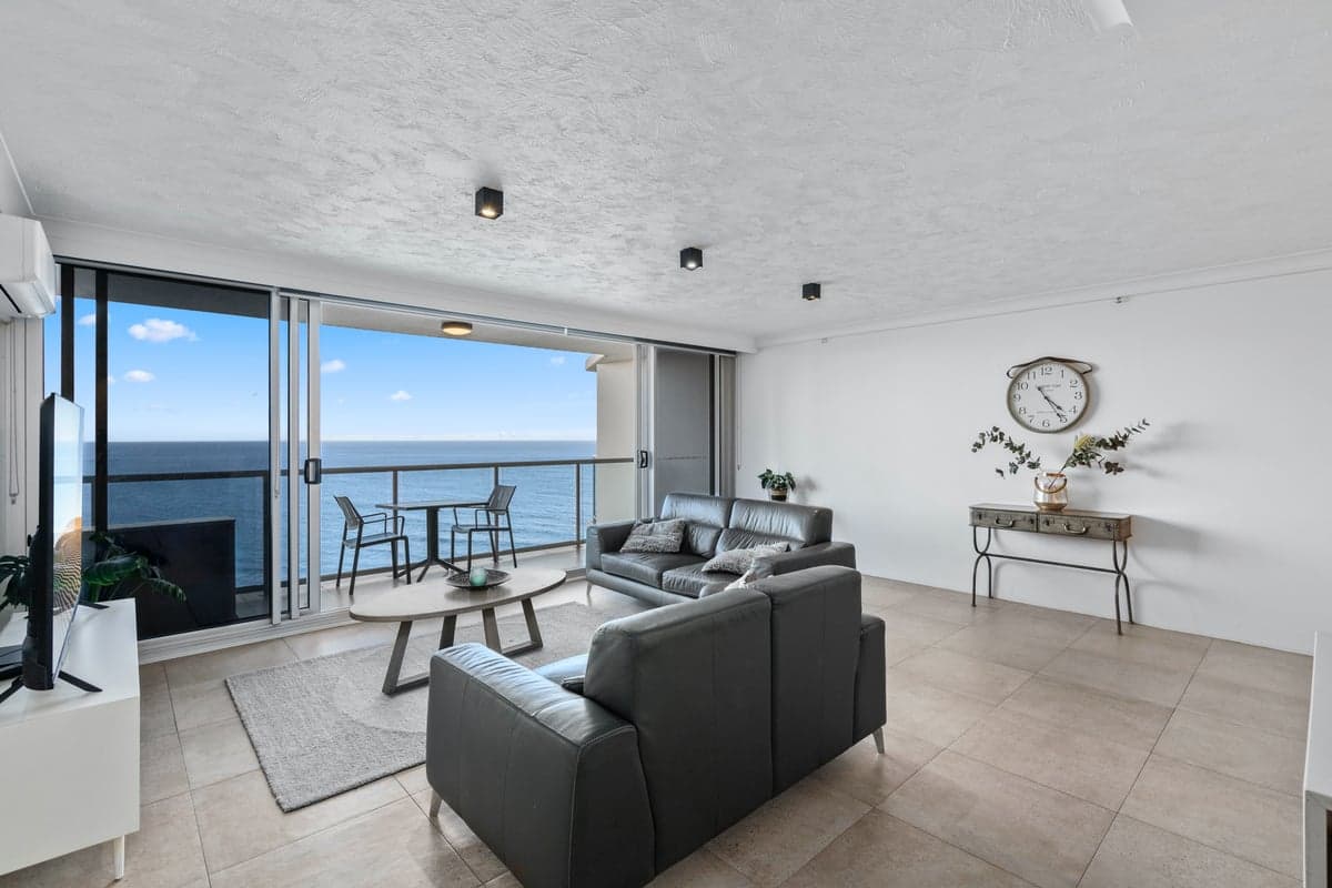 Furnished 2 Bedroom House in Surfers Paradise