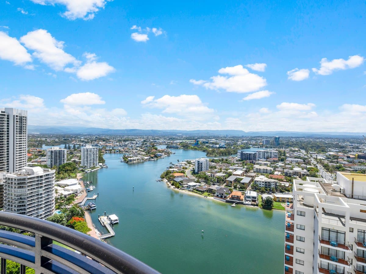 Furnished 2 Bedroom House in Surfers Paradise