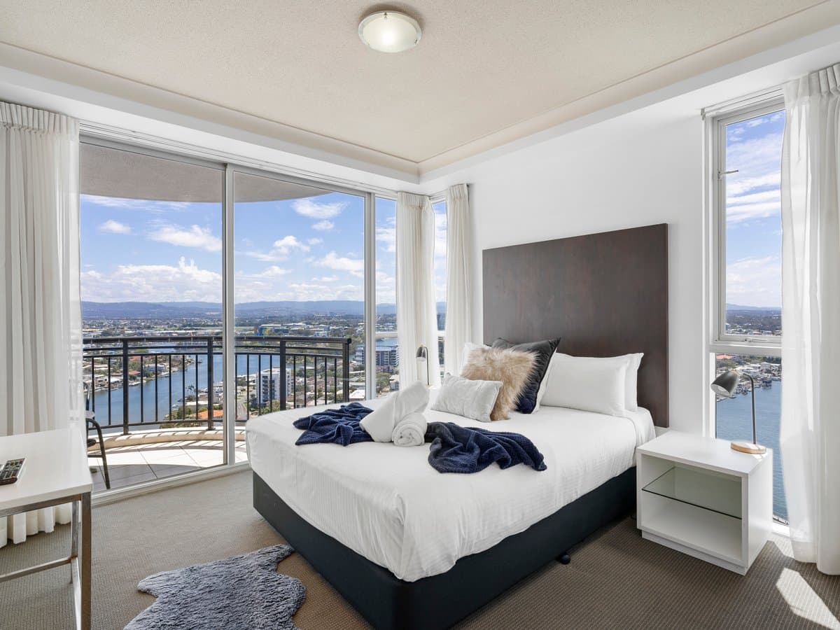 Furnished 2 Bedroom House in Surfers Paradise