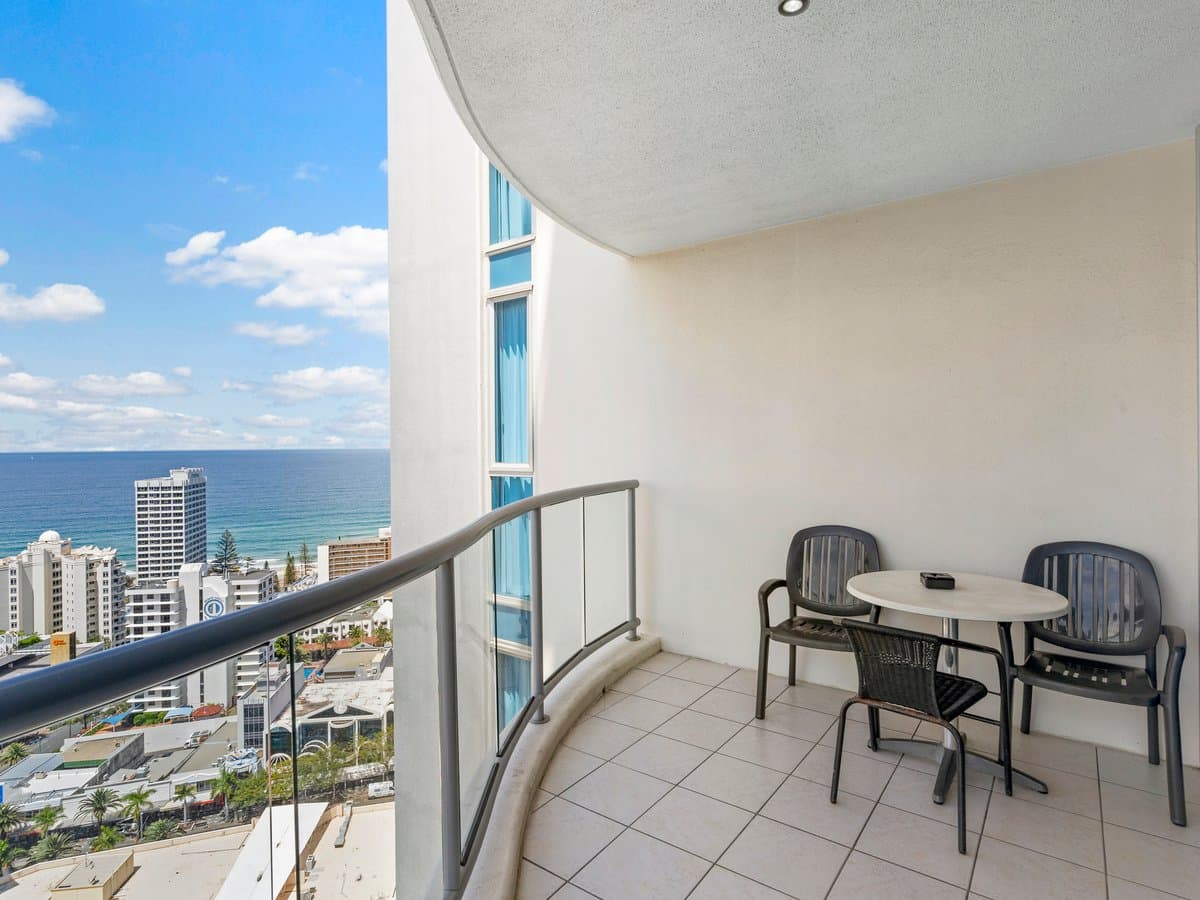Furnished 2 Bedroom House in Surfers Paradise