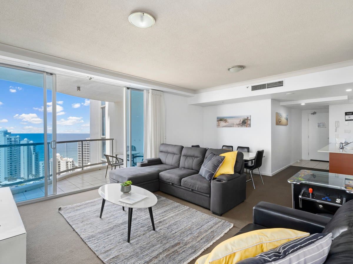 Furnished 2 Bedroom House in Surfers Paradise