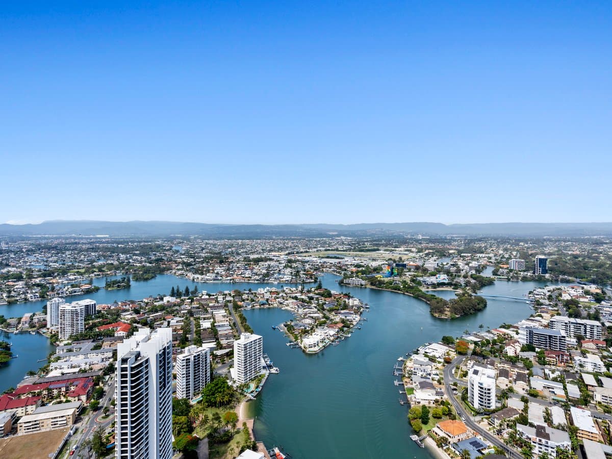 Furnished 1 Bedroom House in Surfers Paradise