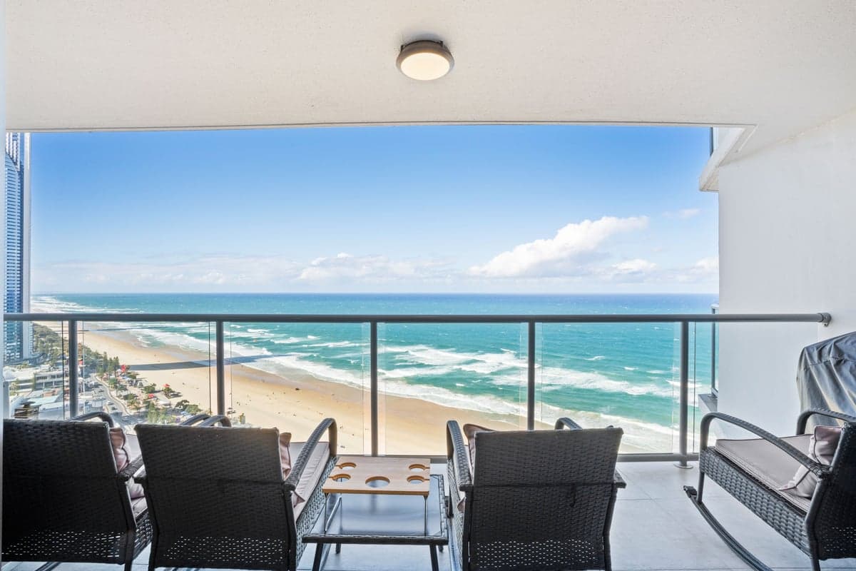 Furnished 2 Bedroom House in Surfers Paradise