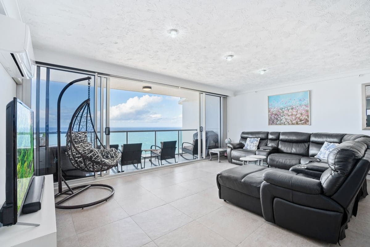 Furnished 2 Bedroom House in Surfers Paradise