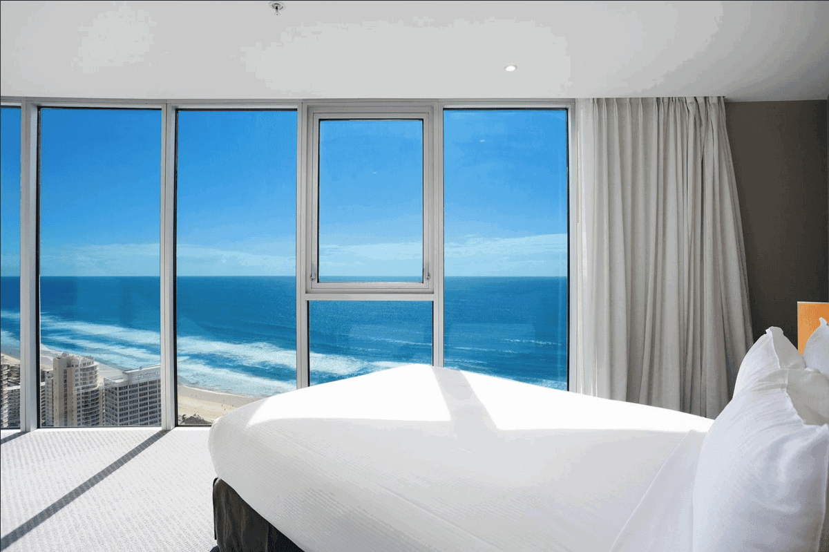 Furnished 3 Bedroom House in Surfers Paradise