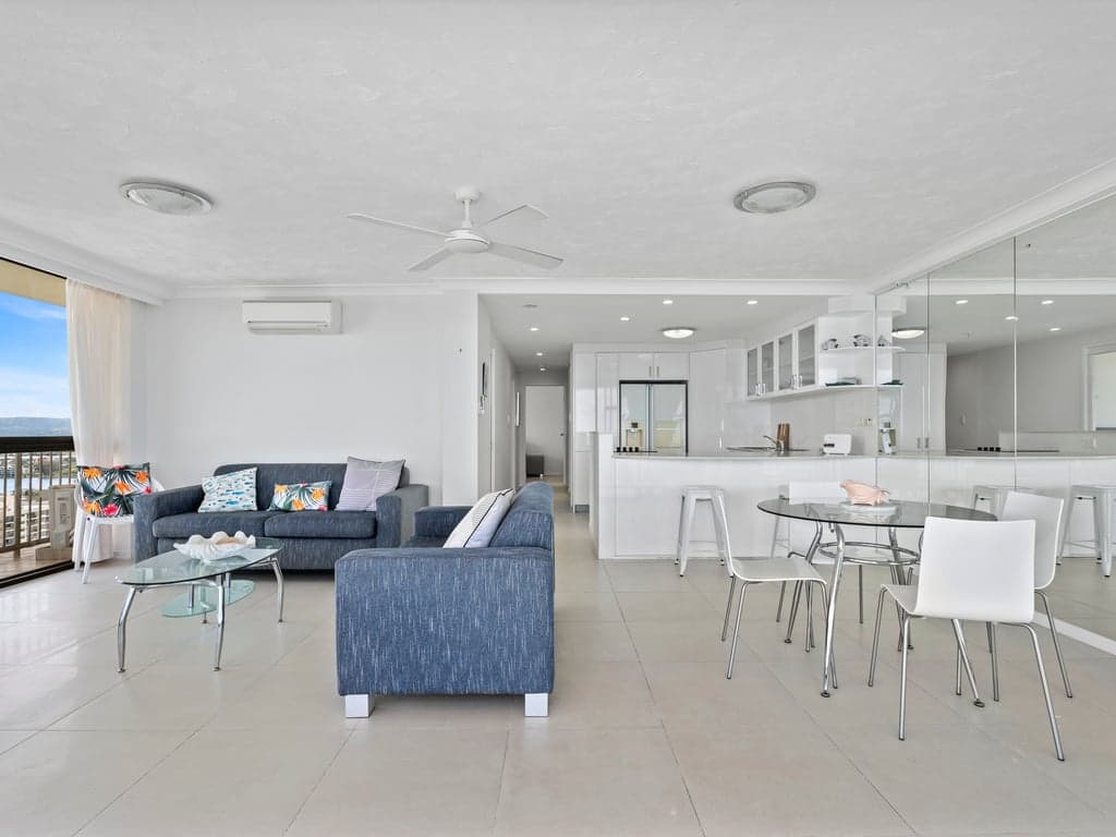 Furnished 2 Bedroom House in Surfers Paradise