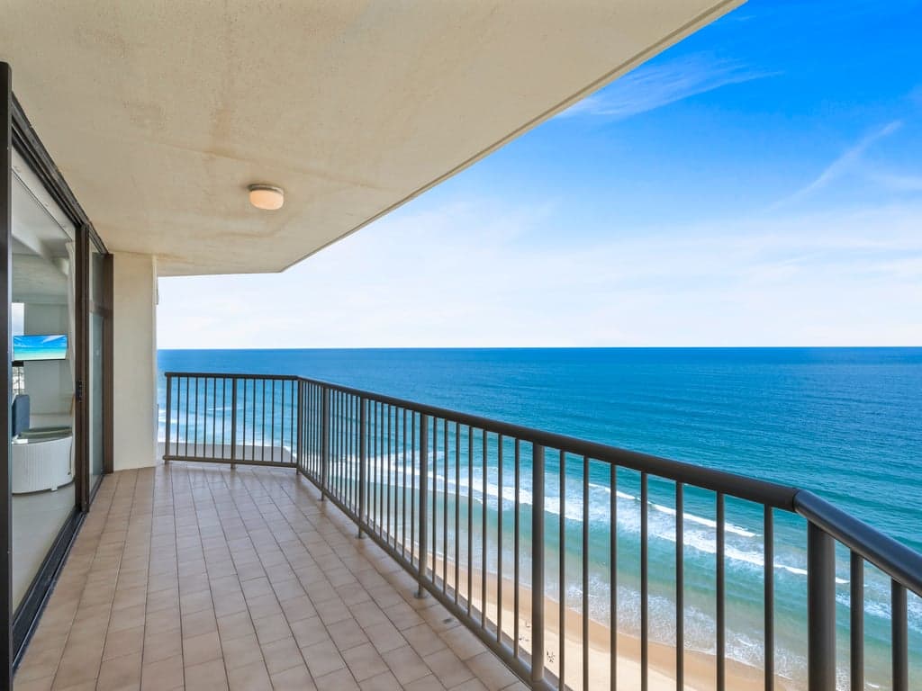 Furnished 2 Bedroom House in Surfers Paradise