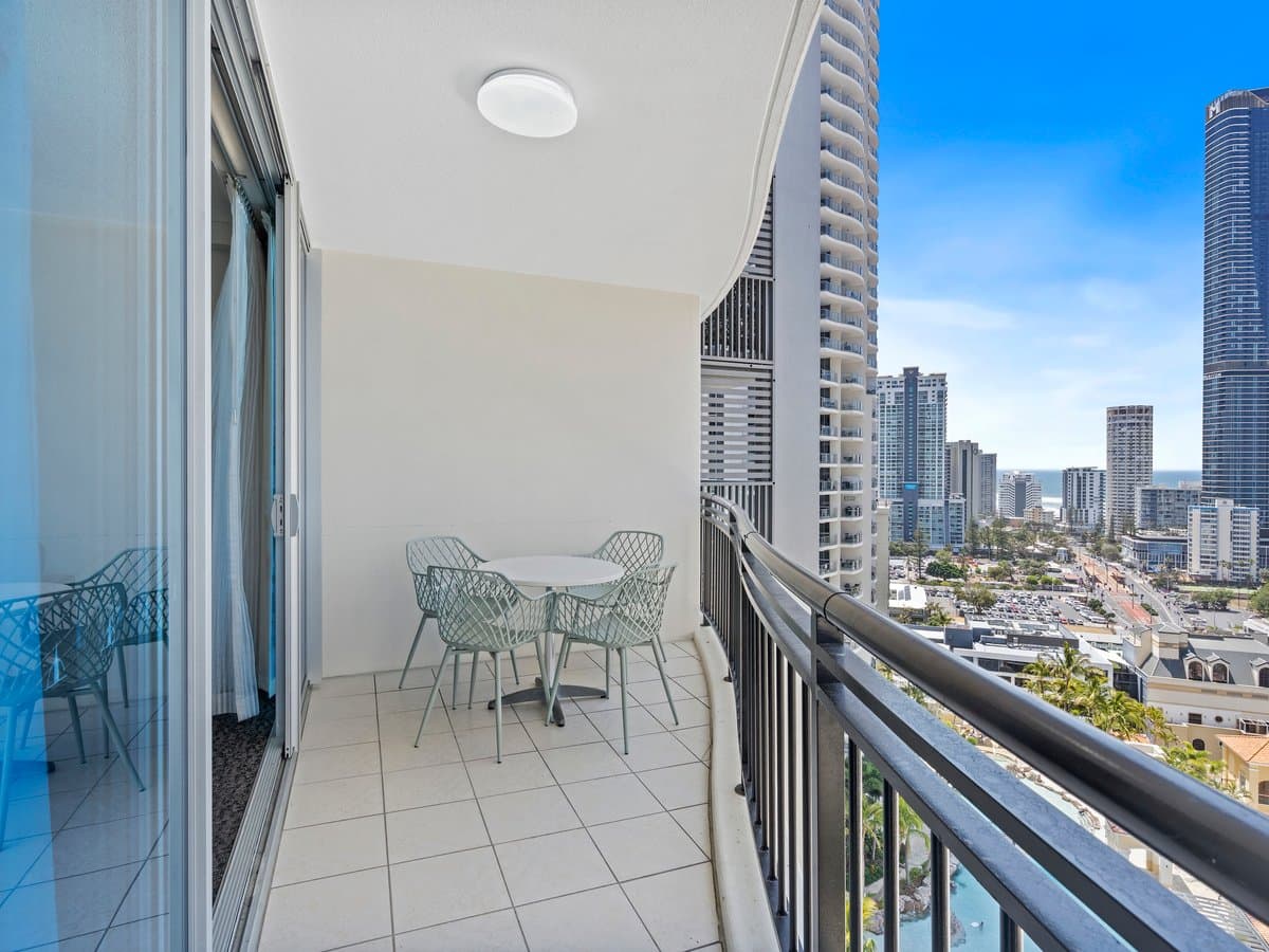 Furnished 2 Bedroom House in Surfers Paradise
