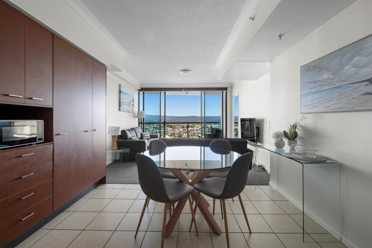 Furnished 2 Bedroom House in Surfers Paradise