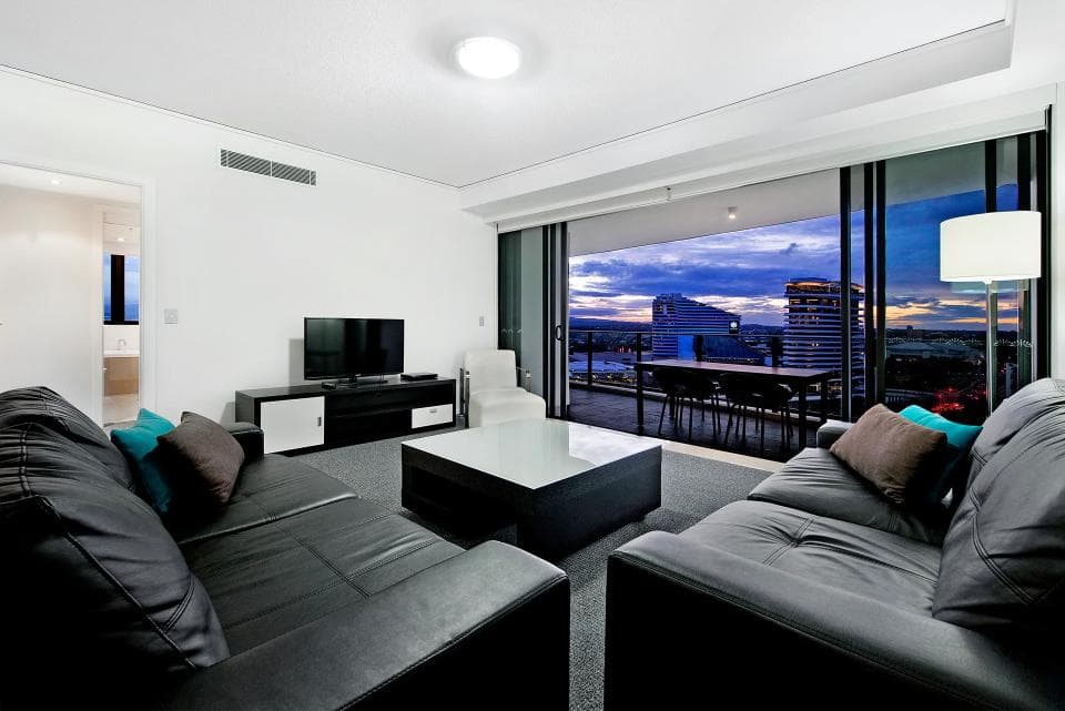 Furnished 3 Bedroom House in Broadbeach