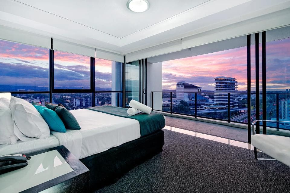 Furnished 3 Bedroom House in Broadbeach