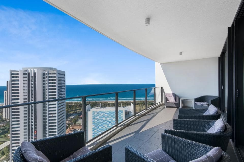 Furnished 4 Bedroom House in Broadbeach