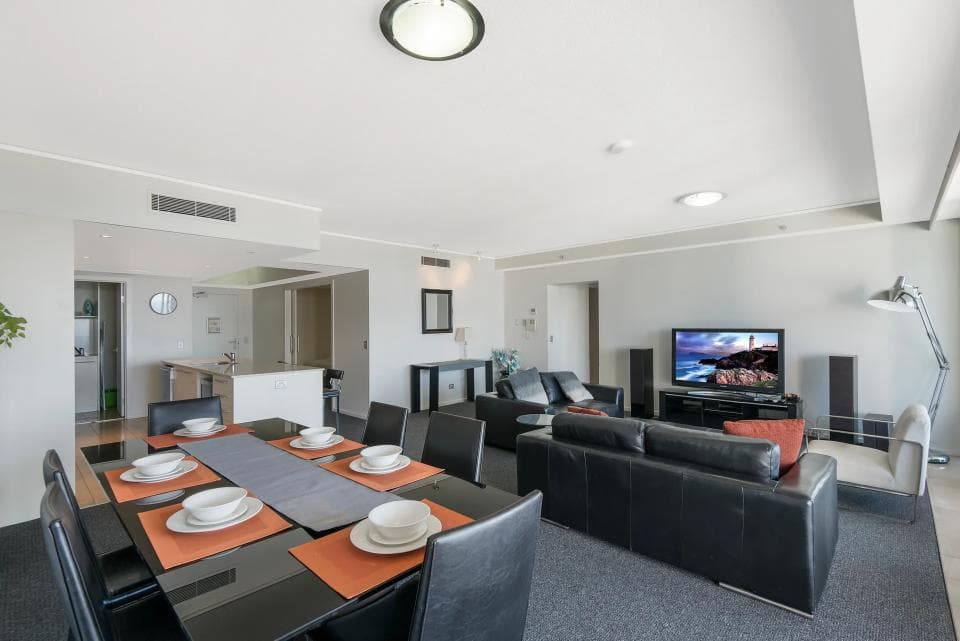 Furnished 4 Bedroom House in Broadbeach