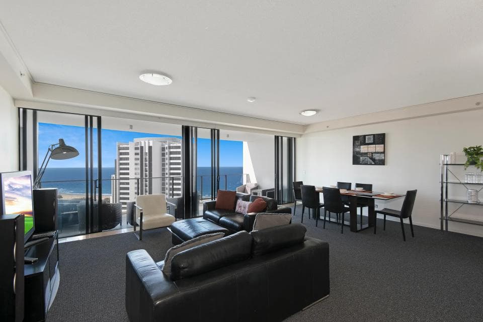 Furnished 4 Bedroom House in Broadbeach
