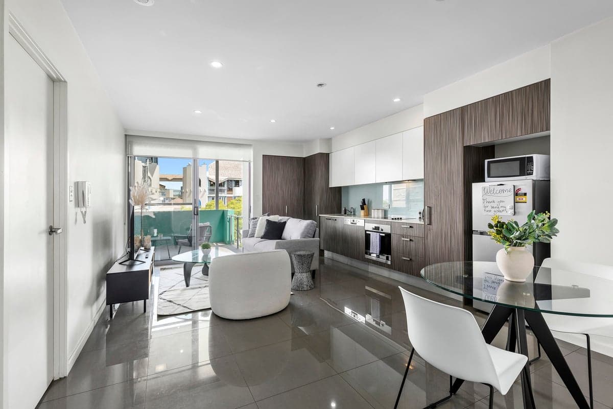 Furnished 1 Bedroom House in New Farm
