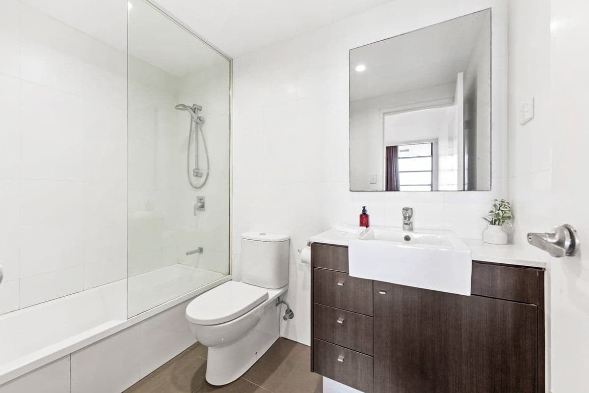Furnished 1 Bedroom House in New Farm