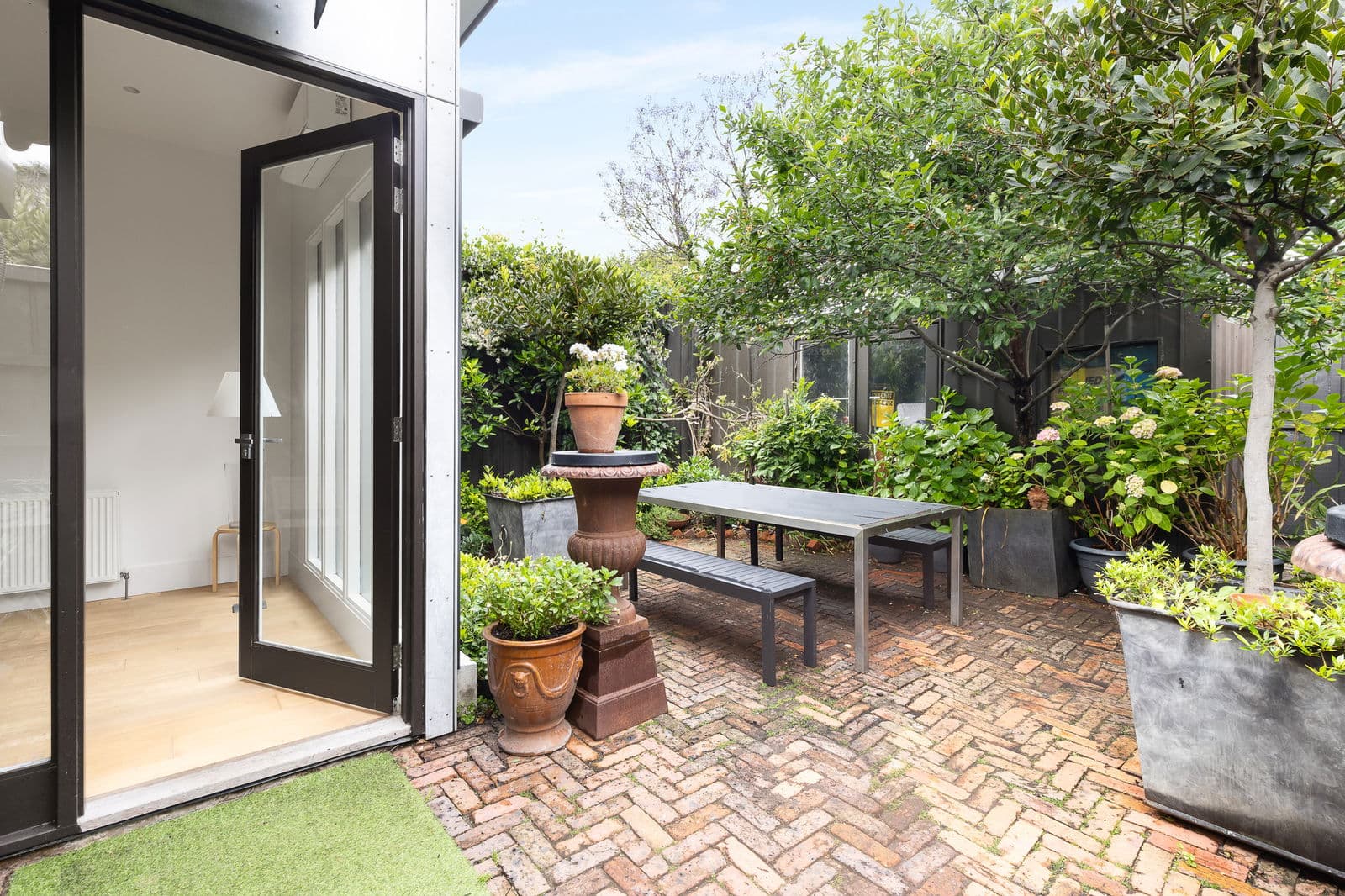 Furnished 3 Bedroom House in South Yarra