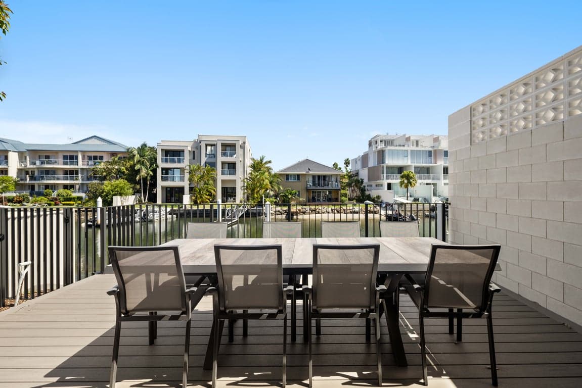 Furnished 5 Bedroom House in Runaway Bay