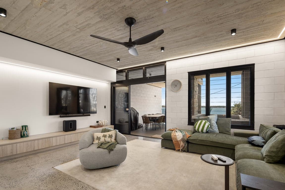 Furnished 3 Bedroom House in Runaway Bay