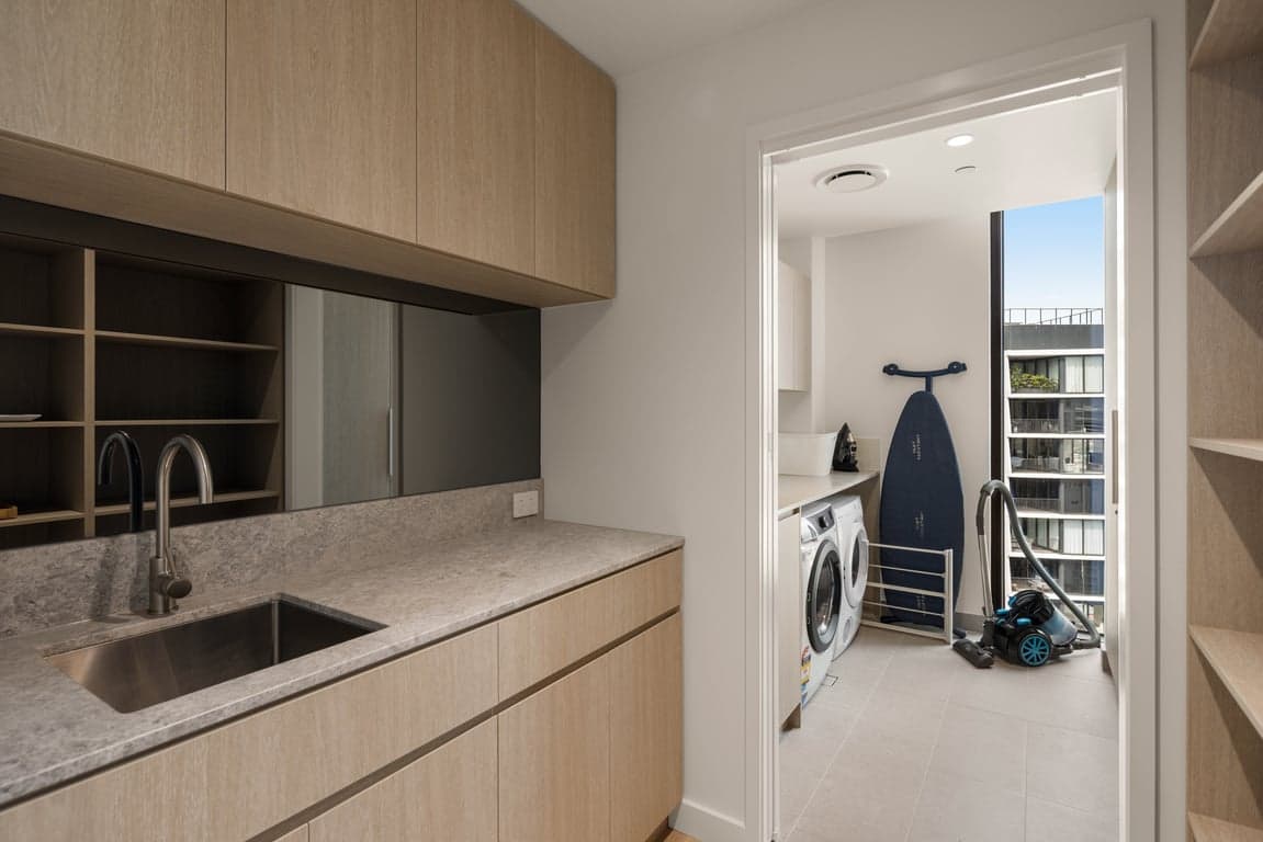 Furnished 4 Bedroom House in Mermaid Beach