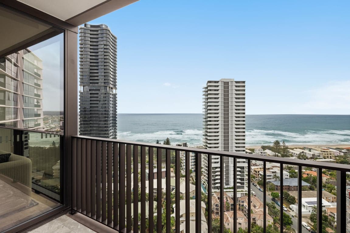 Furnished 4 Bedroom House in Mermaid Beach