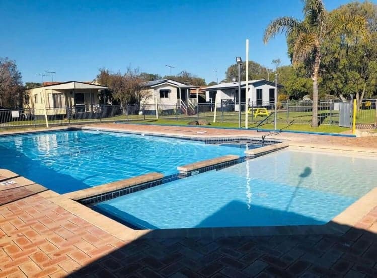Furnished 3 Bedroom House in Broadwater
