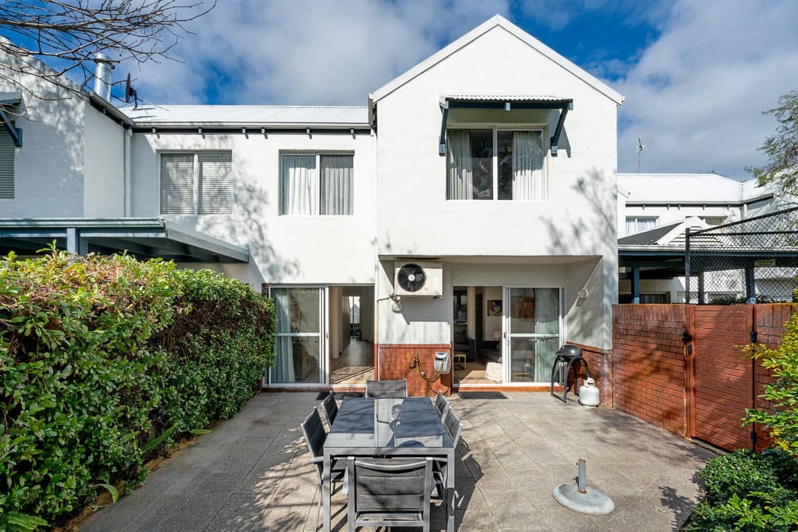 Furnished 3 Bedroom House in Broadwater