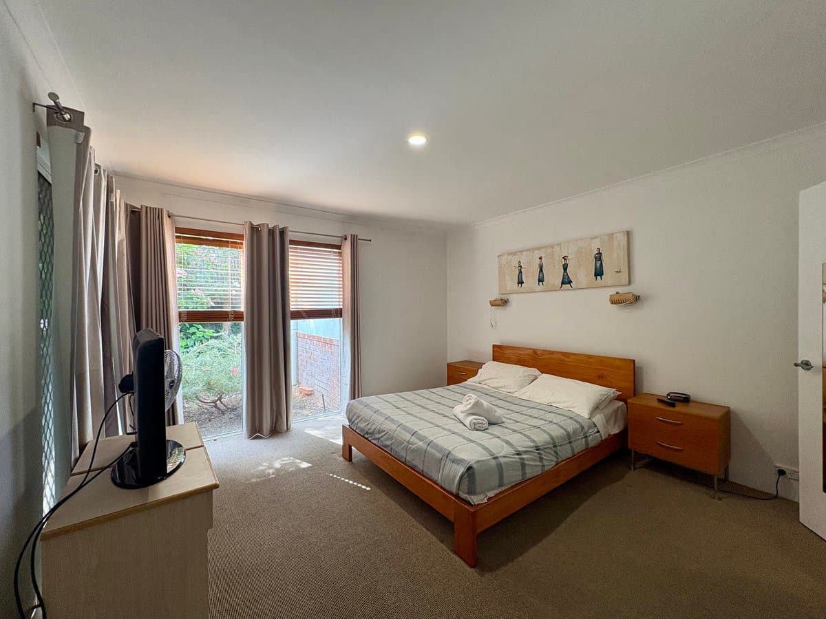 Furnished 3 Bedroom House in Broadwater